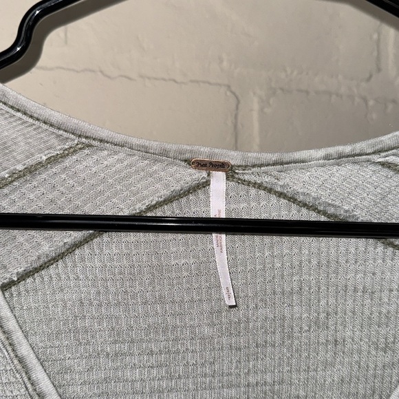 Free Peoplee shirt moss gray green waffle knit small NWT oversied shark bite hem - Picture 3 of 8